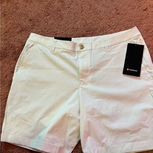Lululemon Men’s Classic-Fit Short 7” NWT